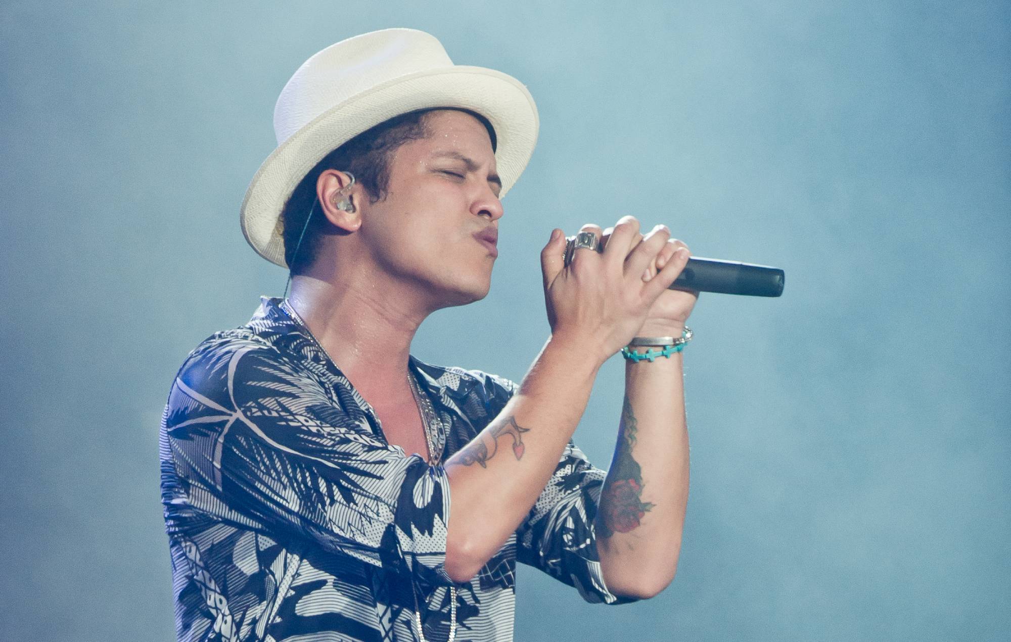 Bruno Mars’ ‘Leave The Door Open’ emote is now live in ‘Fortnite’