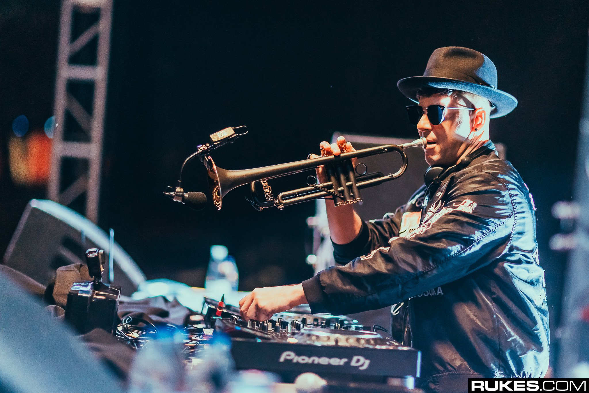 Timmy Trumpet Teams Up With ’90s Phenom Smash Mouth On New Collab, “Camelot”