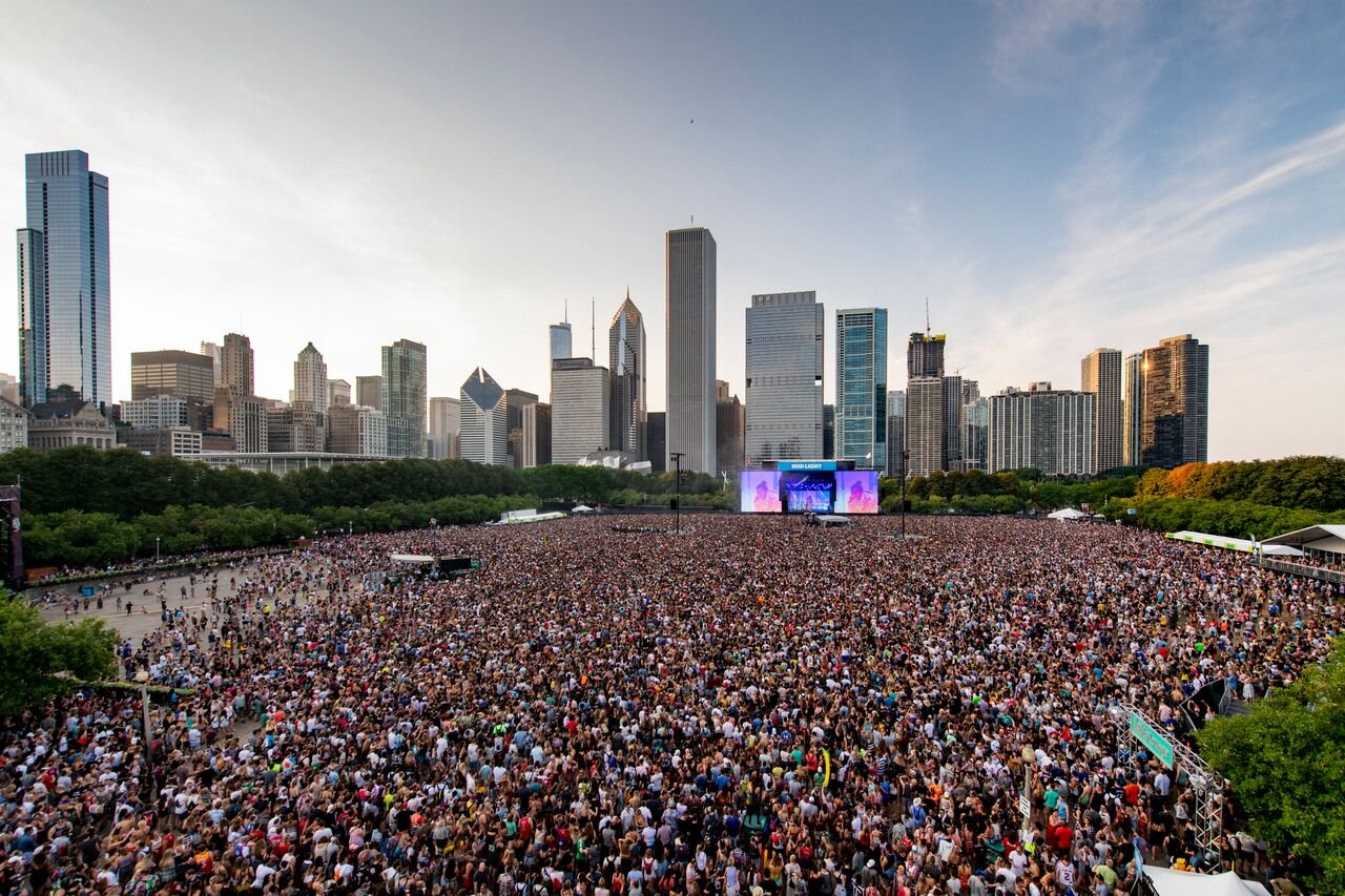 Lollapalooza & City of Chicago Offer Free Festival Passes at COVID-19 Vaccination Sites